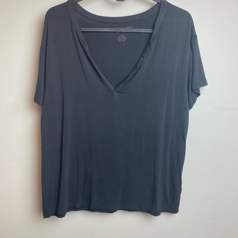 V-neck T-shirt